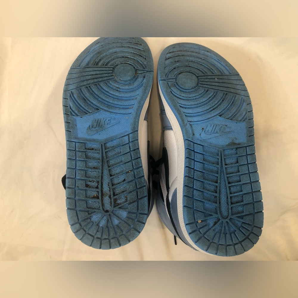 Jordan 1 High University Blue— Size 9 - Picture 5 of 16